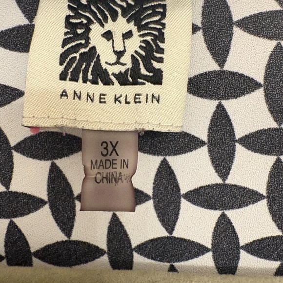 Anne Klein Plus Size Black & White Tie-Neck Blouse – Workwear or Casual Chic 3X - Picture 4 of 4